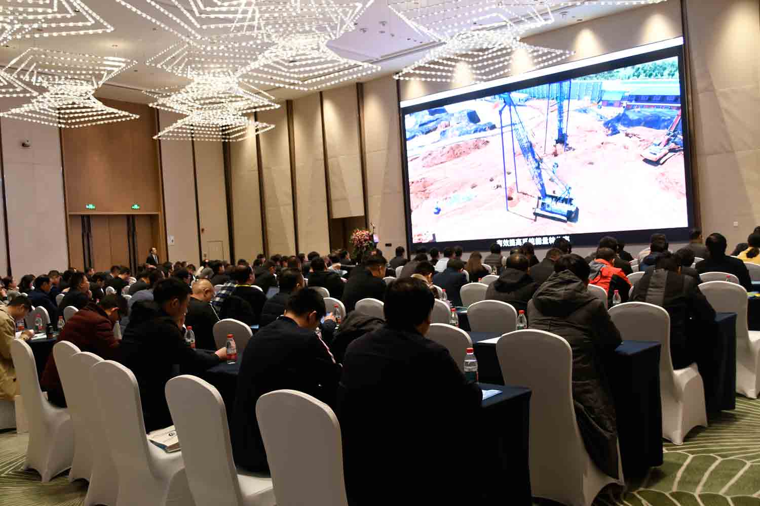 綠色驅動，質贏未來！宇通重裝2019年度供應商大會隆重召開